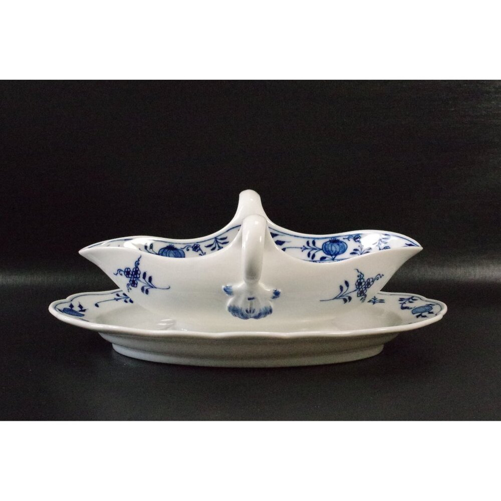 Vintage Meissen "Blue Onion" Gravy Boat Blue Crossed Swords Made in Germany